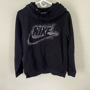 Black Nike wide hood